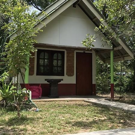 Cashew Nut Bungalows Hotel Ao Nang Eksteriør billede
