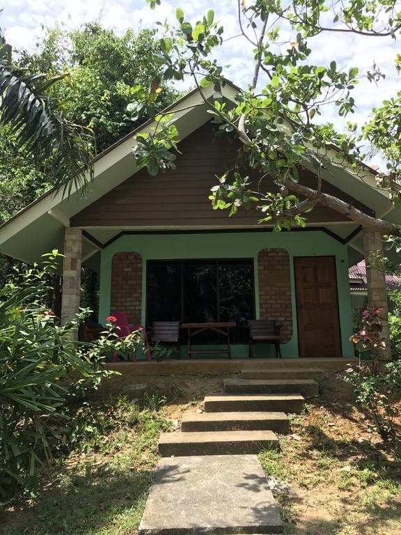 Cashew Nut Bungalows Hotel Ao Nang Eksteriør billede